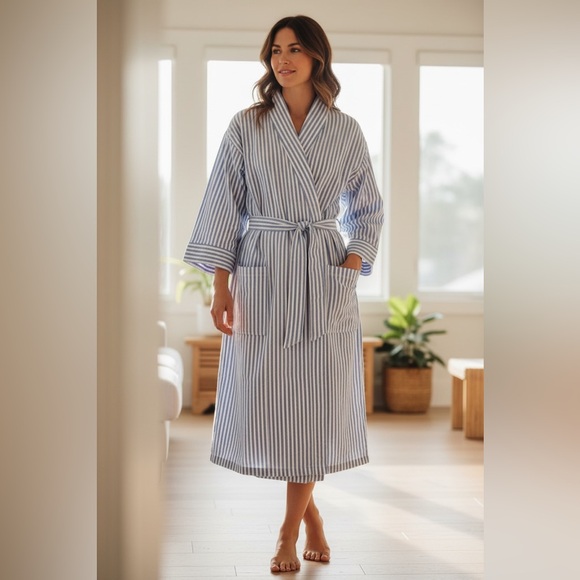 Room Essentials Other - Room Essentials Luxury Bath Robe Self Care